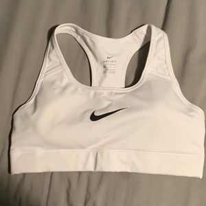 Nike sports bra bundle